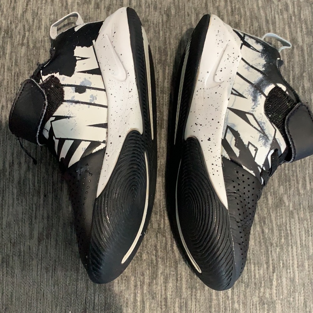 ⚪️⚫️TEAM HUSTLE NIKE⚫️⚪️ - Picture 2 of 7